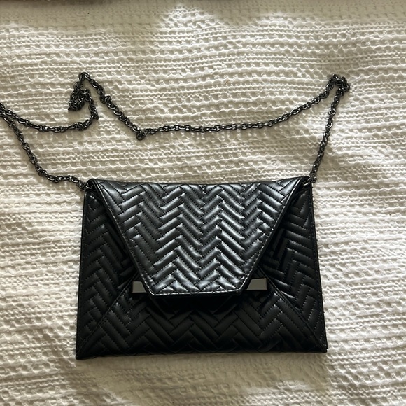 H&M faux leather clutch - Picture 3 of 3